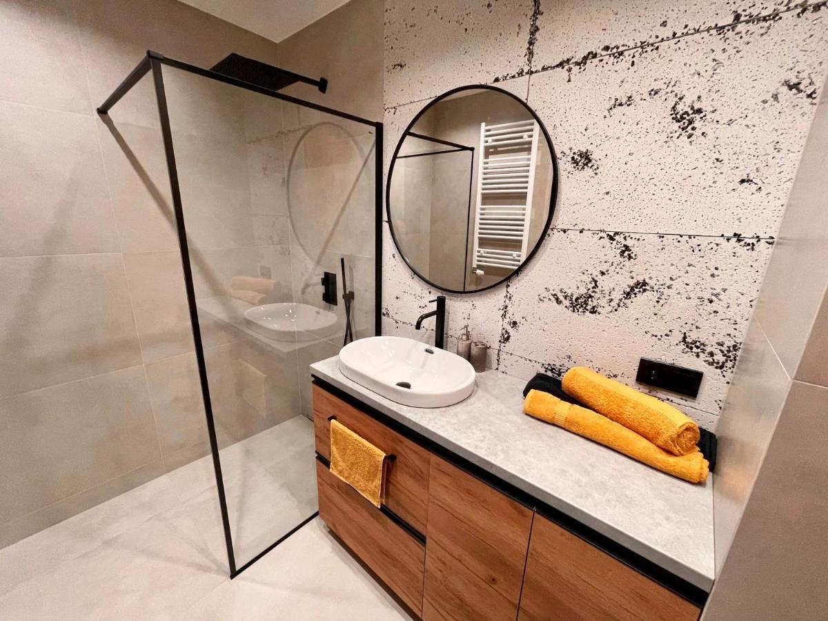 Apartament Twierdza Z Widokiem Na Jezioro Ostroda Exterior photo